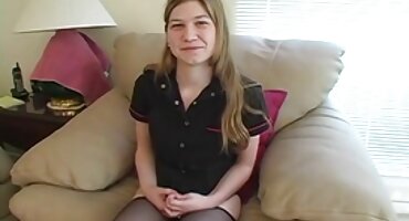 sex loạn luân gái xinh Hiển thị bộ ngực tuyệt phim sex ngắn vời.